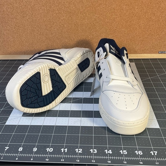 Adidas
‘Rivalry’
Brand new - Picture 11 of 14